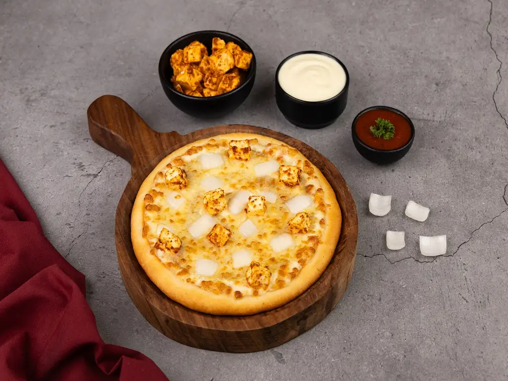 Onion and Paneer Pizza